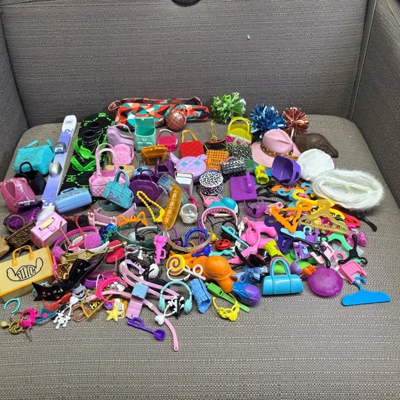 Huge lot of Barbie & Rainbow High Accessories Purses Sunglasses Headbands etc. - Picture 1 of 8